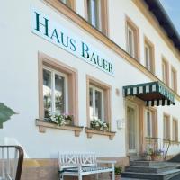 Hotel Haus Bauer、バート・ベルネック・イム・フィヒテルゲビルゲのホテル