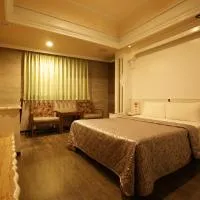 Hua Yue Hotel, hotel di Taoyuan