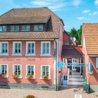 Gasthaus zum Löwen - Restaurant Akropolis、ハウザッハのホテル