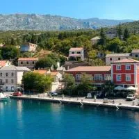 Lux Hotel Pansion, hotell i Jablanac