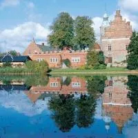 Broholm Castle, hotel in Gudme