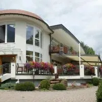 Hotel Ochsen, hotel u gradu Höfen an der Enz