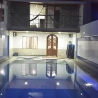 Casa con Piscina Privada y Jacuzzi, hotell i Flandes