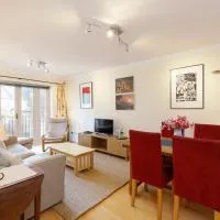 Calm 2BR apt with parking and patio, 15mins to London Eye