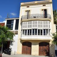 Apartamentos Les Barbes, hotel in Caldetes Beach, Caldes d'Estrac