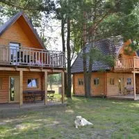 Camping Szczecinek Domy Wypoczynkowe、シュチェチネクのホテル