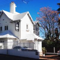 Ashby Manor Guest House, hotel en Fresnaye, Ciudad del Cabo