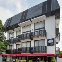 White Tree Residence โรงแรมที่Cilandakในจาการ์ตา