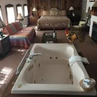 River House Inn: Grassy Creek şehrinde bir otel