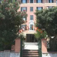 Hotel Flora、チェッレ・リーグレのホテル