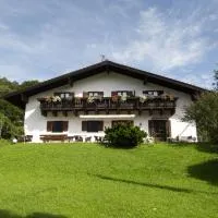 Berg Blick Jugendherberge mit Privatzimmer – hotel w mieście Kochel