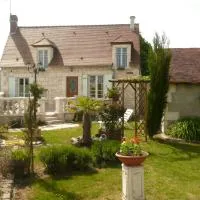 Aux Jardin's de la Bosniere، فندق في Cussay