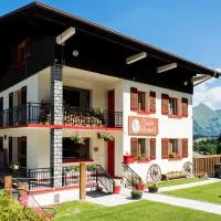 Chalet Bluebell، فندق في لي جيه