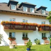 Gasthof Pension Walther, hotel di Weißdorf