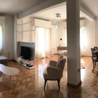 Apartment near the Beach, hotel in Palaio Faliro, Athens