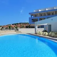 Hotel Pastura، فندق في بوستيرا