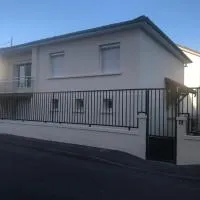 Gite Le Logis Dauphinois, hotel v destinaci Roussillon en Isere
