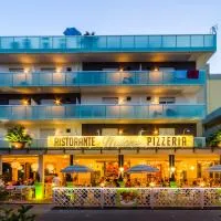 Hotel Milano 3S, khách sạn ở Bibione