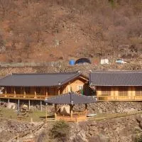 Buchungol Pension, hotell i Hadong