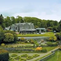 Bron Eifion Hotel، فندق في كريسيث