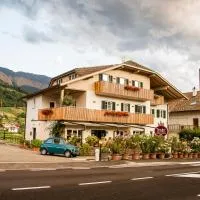 B&B Pizzeria Zur Traube, hotel v destinácii Montagna