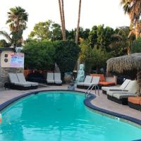 Sea Mountain Nude Resort & Spa Hotel - Adults Only: Desert Hot Springs şehrinde bir otel