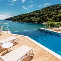 Pine Tree Boutique Apartments, hotel v Saplunari