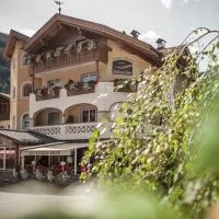 Hotel Garni Schneider, hótel í Lutago
