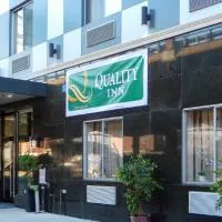 Quality Inn near Sunset Park, хотел в Бруклин