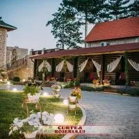 Curtea Boierului Hotel, hotel en Peresecina
