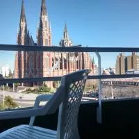 Departamento Plaza Moreno con balcón, hotell i La Plata