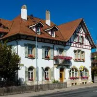 Gasthof Drei Eidgenossen、Bösingenのホテル