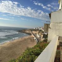 Seafront house above the beach M113, Hotel in Ericeira