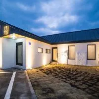 Wooyeon Handong Pension, Hotel in Jeju-do