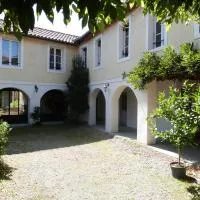De l'Autre Côté, hotel v destinácii Garlin