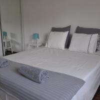 F! Lisbon Guest House, hotel near Humberto Delgado Airport - LIS, Lisbon