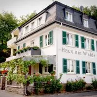 Pension "Haus am Walde" Brodenbach, Mosel، فندق في برودنباخ