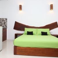 THE CLASSIC-Hostel-apartment-Standard Room, hotel en Weligama