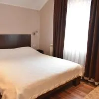 B&B Park, מלון בSremčica