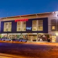 Peermont Metcourt Hotel, hotel a Francistown