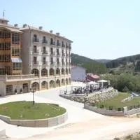 Manrique de Lara, hotel San Leonardo de Yagüében