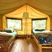 Red Rocks Base Camp, хотел в Nyakinama
