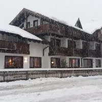Albergo Garni Martina, hotel sa Carisolo