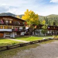 Alpine Lodge Red River، فندق في ريد ريفر