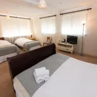 Connemara Lake Hotel، فندق في أوتيرارد