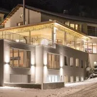 Laagers Hotel Garni, hotel in Samedan