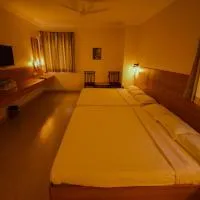 Ess Pe Inn, hotel di Kāraikkudi