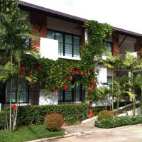 Wassana Sitdharma Guesthouse โรงแรมใกล้สนามบินตรัง - TSTในBan Na Pho