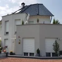 Pension Apartment Burscheid, hotel u gradu Buršajd