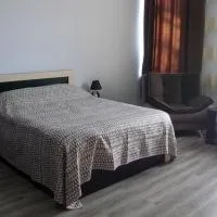 Hotel Newland, готель у місті Chiatʼura